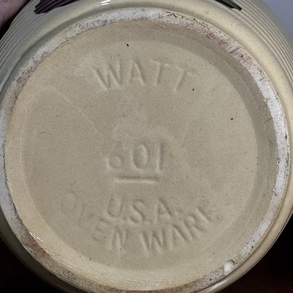 Vintage Watt Pottery Mixing Bowl Apple Design Beehive 8.5